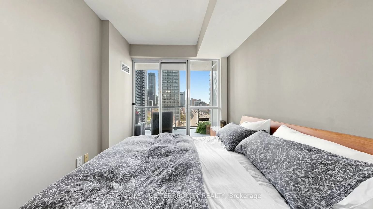20, Bruyeres, Niagara, Toronto