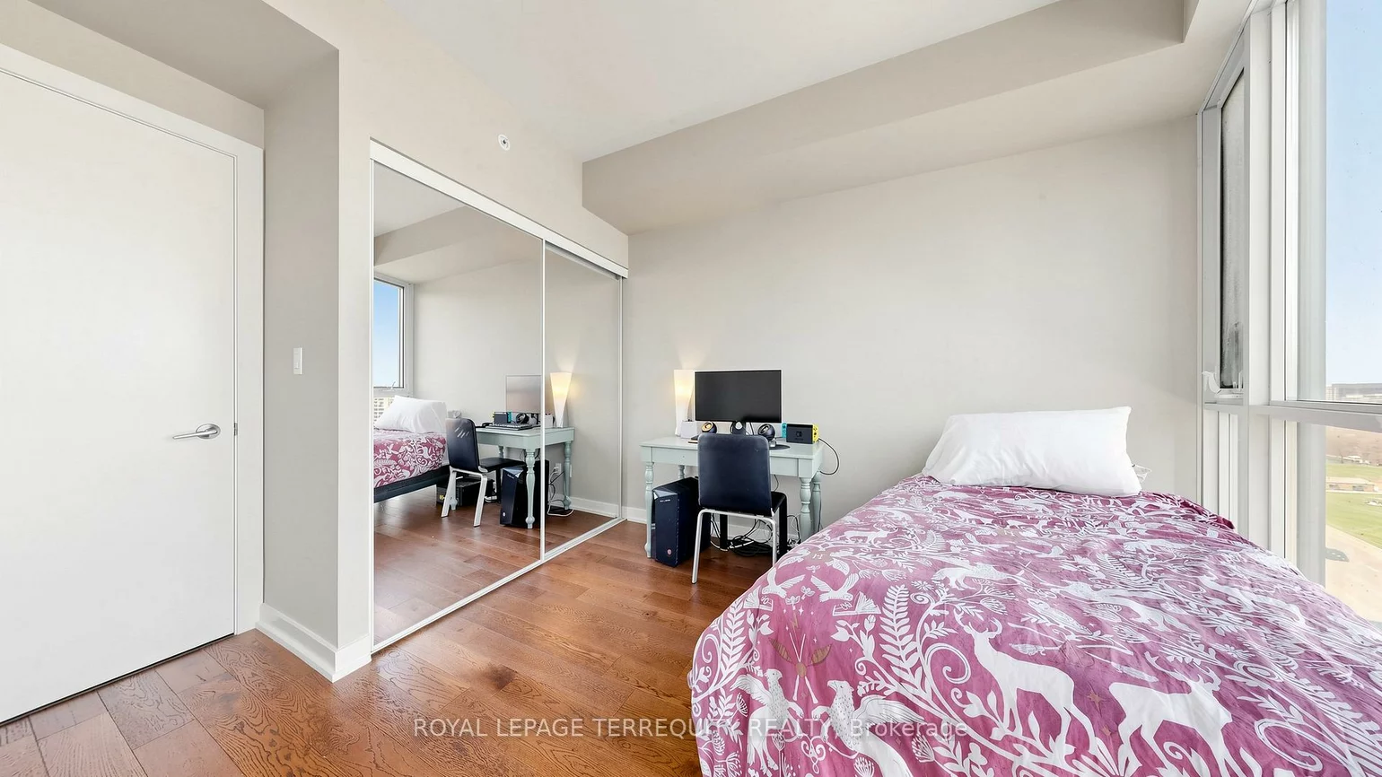 20, Bruyeres, Niagara, Toronto