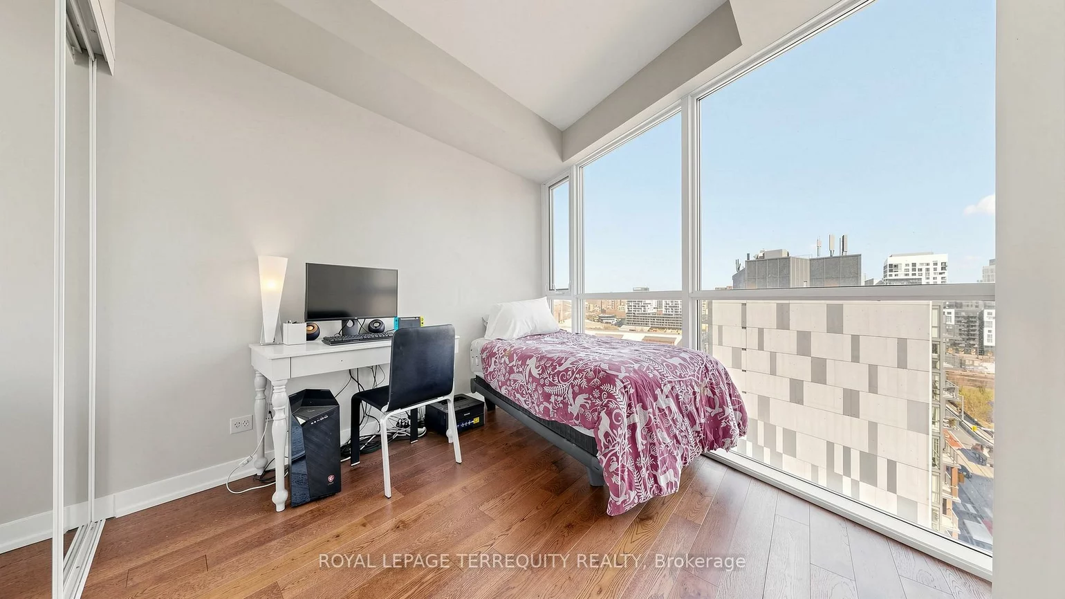 20, Bruyeres, Niagara, Toronto