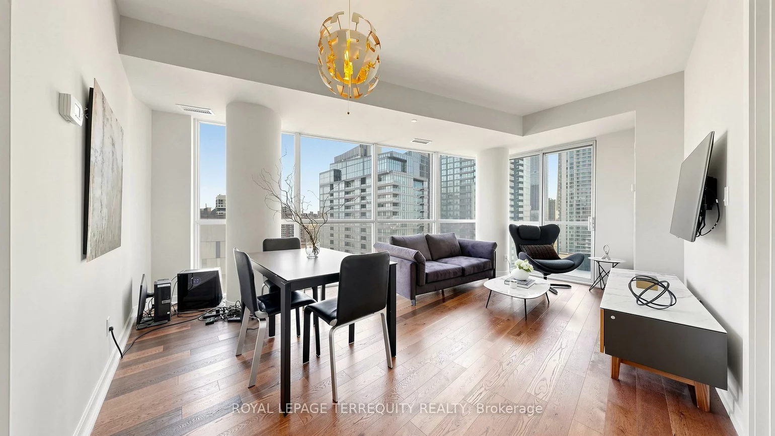 20, Bruyeres, Niagara, Toronto