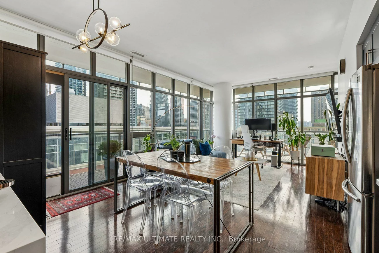 33, Charles, Church-Yonge Corridor, Toronto