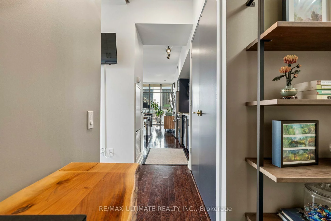 33, Charles, Church-Yonge Corridor, Toronto