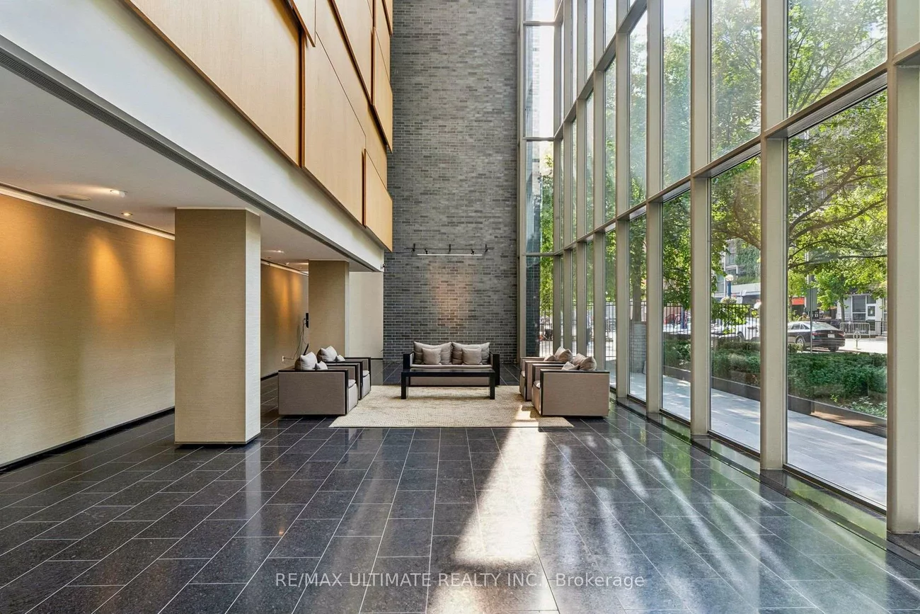 33, Charles, Church-Yonge Corridor, Toronto
