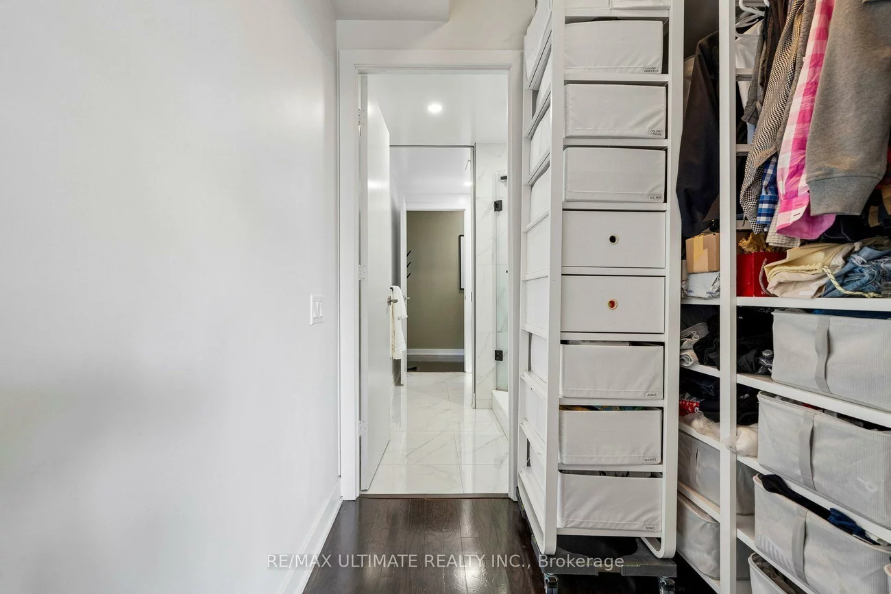 33, Charles, Church-Yonge Corridor, Toronto