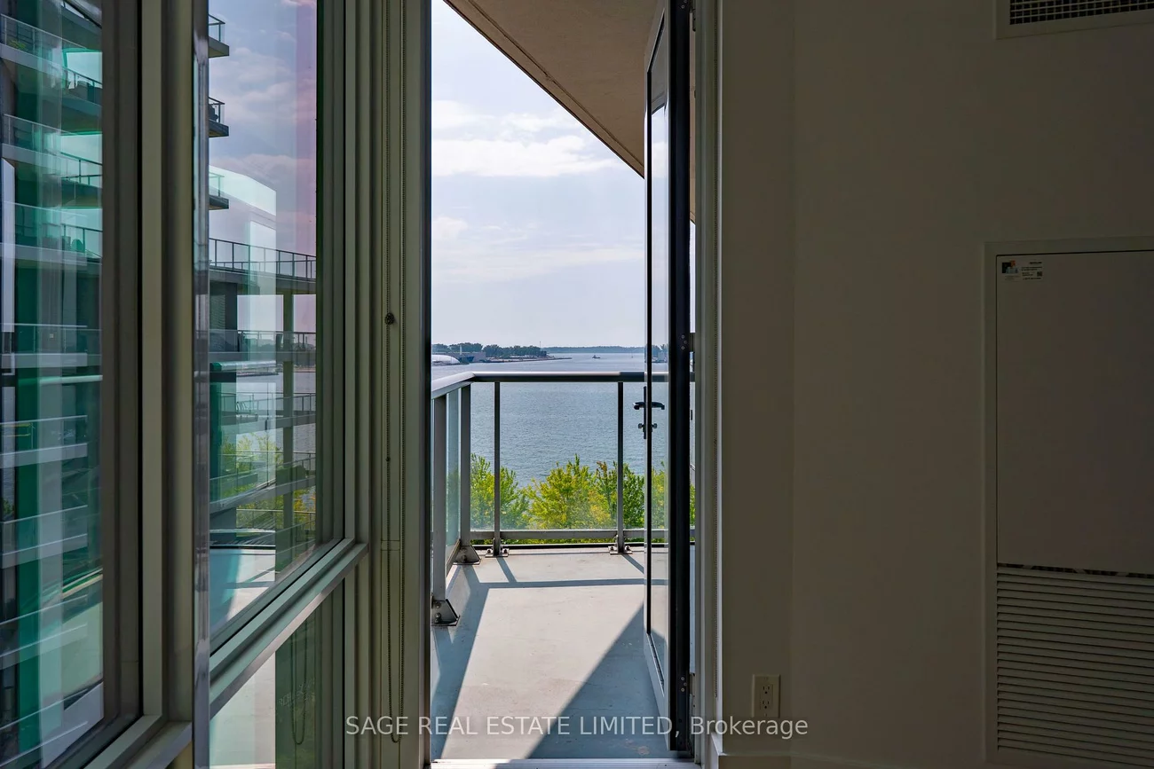 55, Merchants' Wharf, Waterfront Communities C8, Toronto