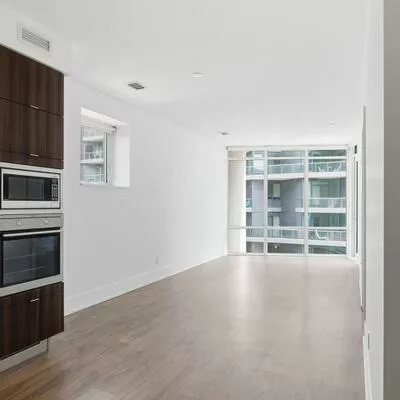 55, Merchants' Wharf, Waterfront Communities C8, Toronto