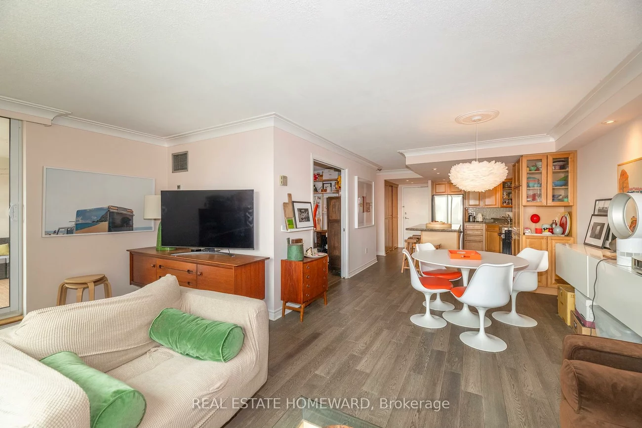 77, Maitland, Cabbagetown-South St. James Town, Toronto