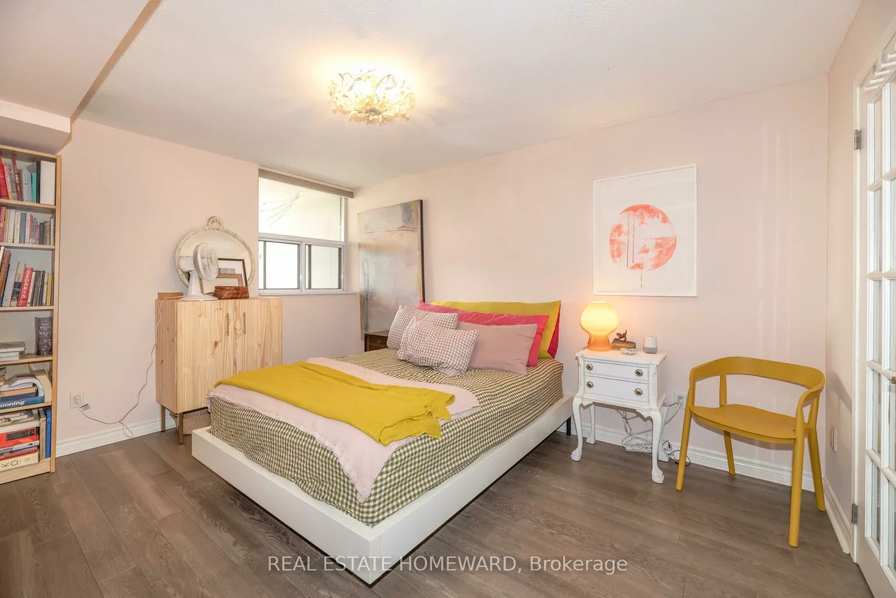 77, Maitland, Cabbagetown-South St. James Town, Toronto