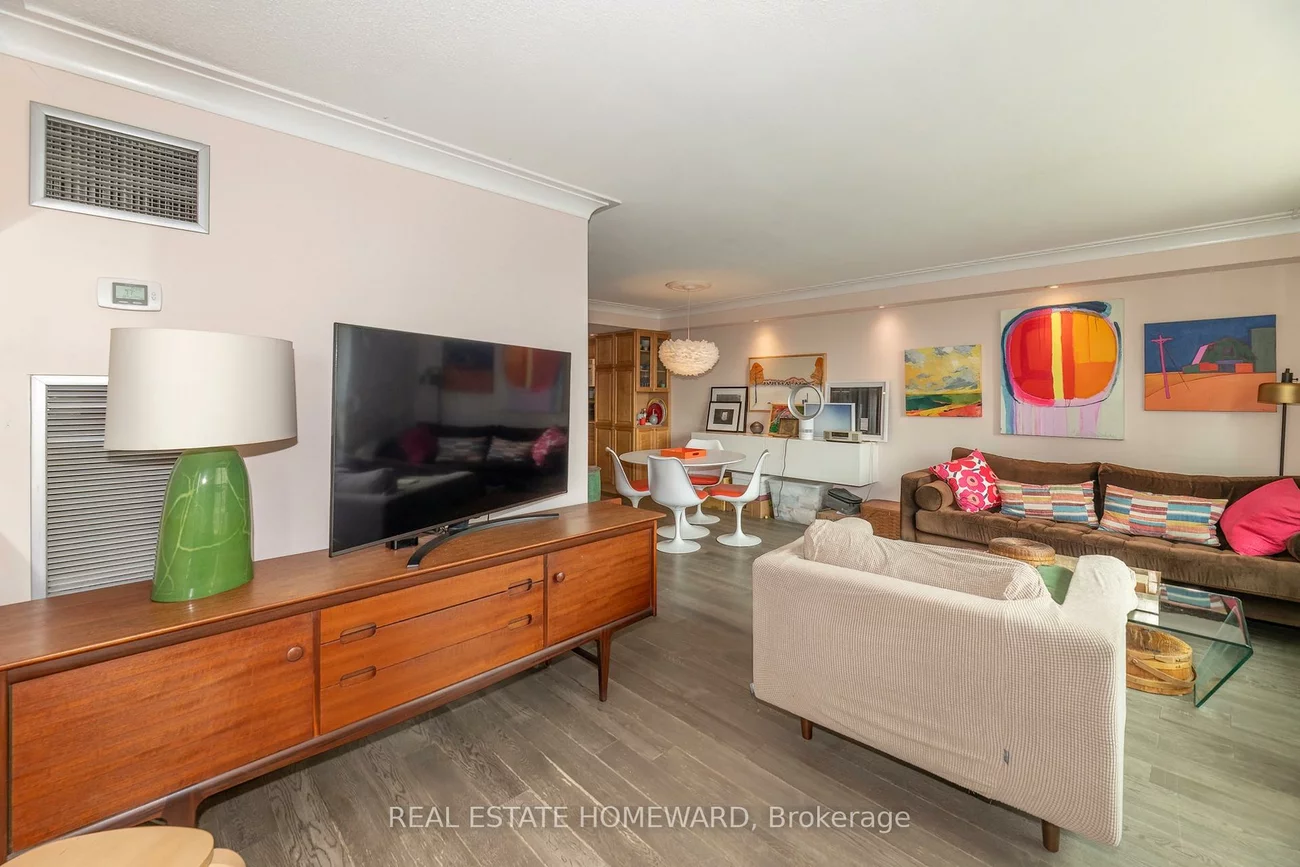 77, Maitland, Cabbagetown-South St. James Town, Toronto