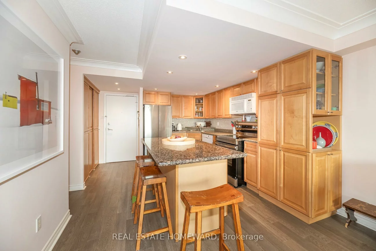 77, Maitland, Cabbagetown-South St. James Town, Toronto