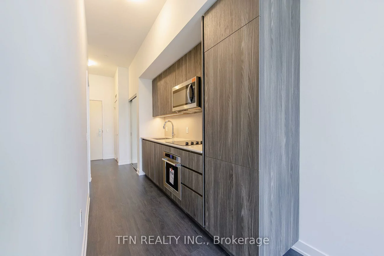 15, Richardson, Waterfront Communities C8, Toronto