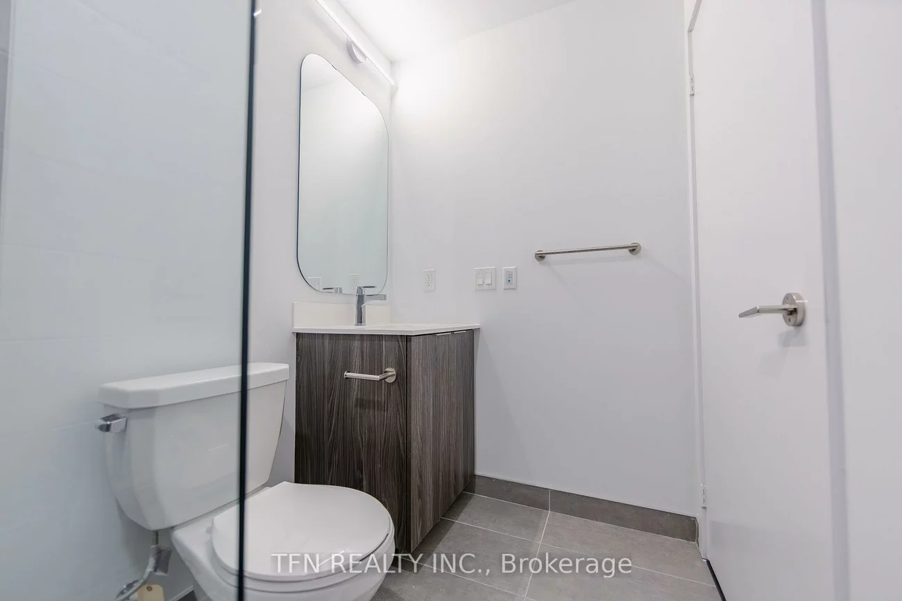 15, Richardson, Waterfront Communities C8, Toronto