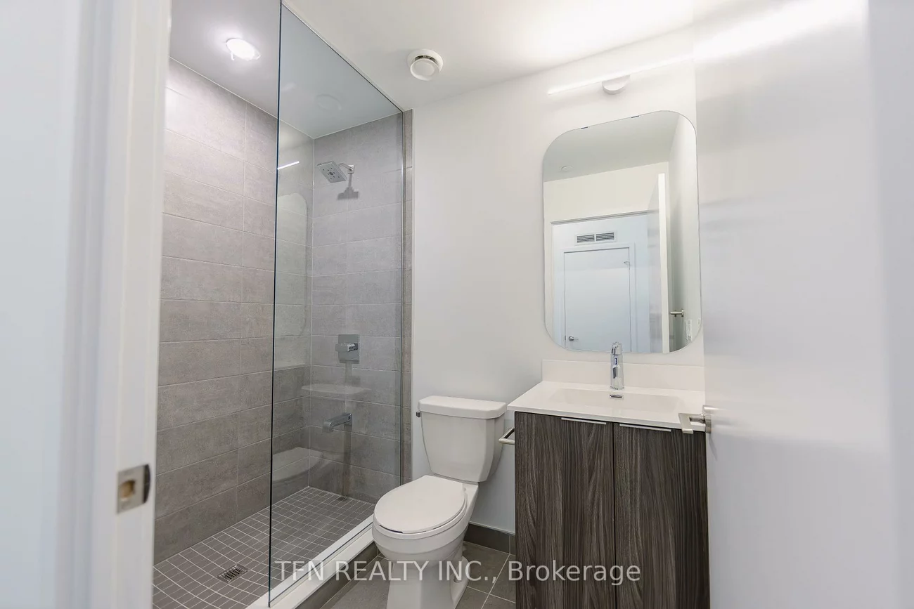 15, Richardson, Waterfront Communities C8, Toronto