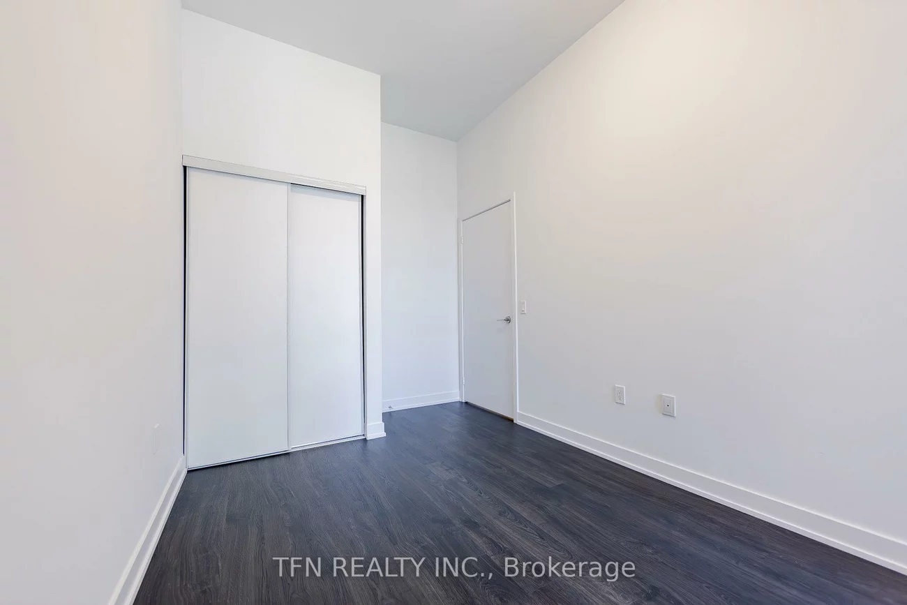15, Richardson, Waterfront Communities C8, Toronto