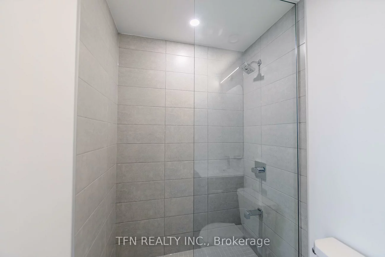 15, Richardson, Waterfront Communities C8, Toronto