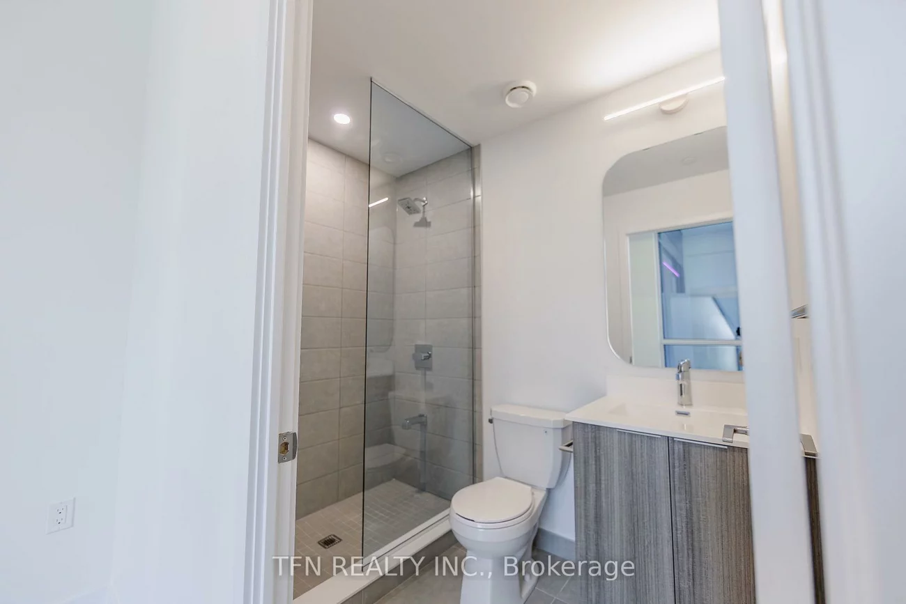 15, Richardson, Waterfront Communities C8, Toronto