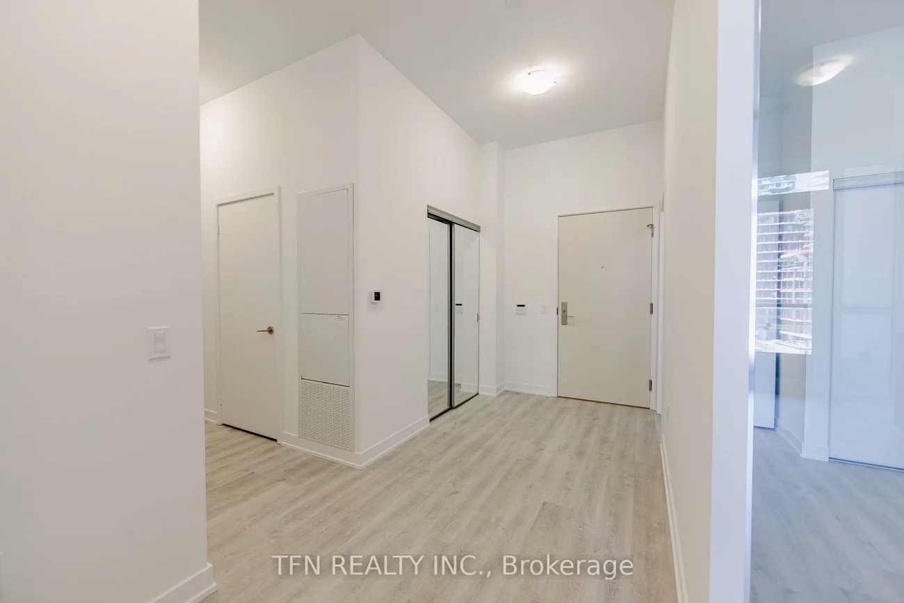 15, Richardson, Waterfront Communities C8, Toronto