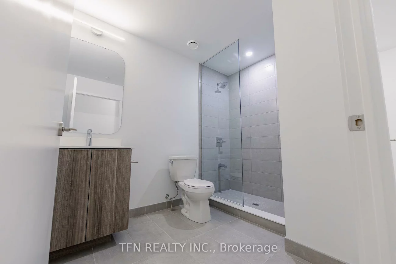 15, Richardson, Waterfront Communities C8, Toronto