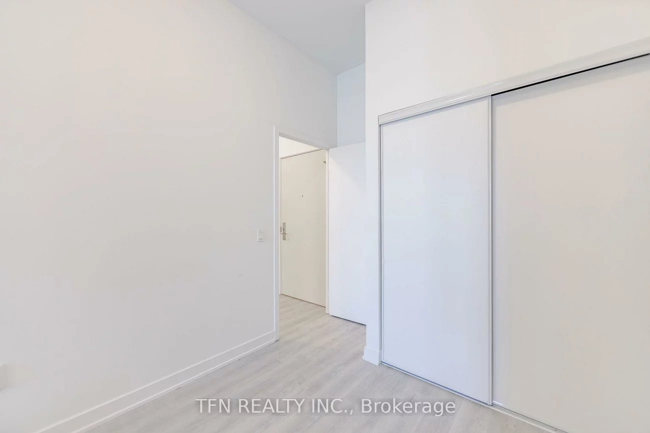 15, Richardson, Waterfront Communities C8, Toronto