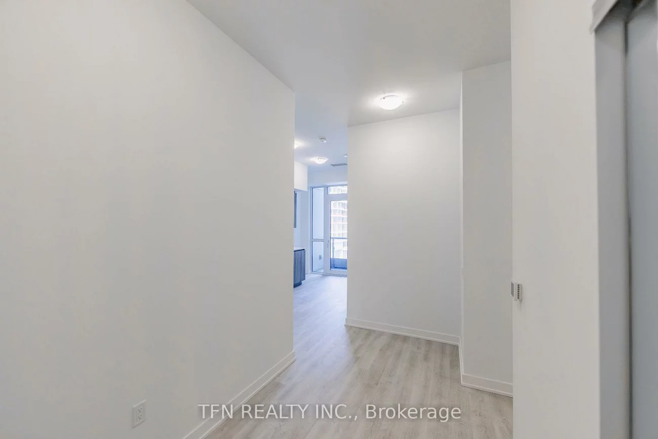 15, Richardson, Waterfront Communities C8, Toronto