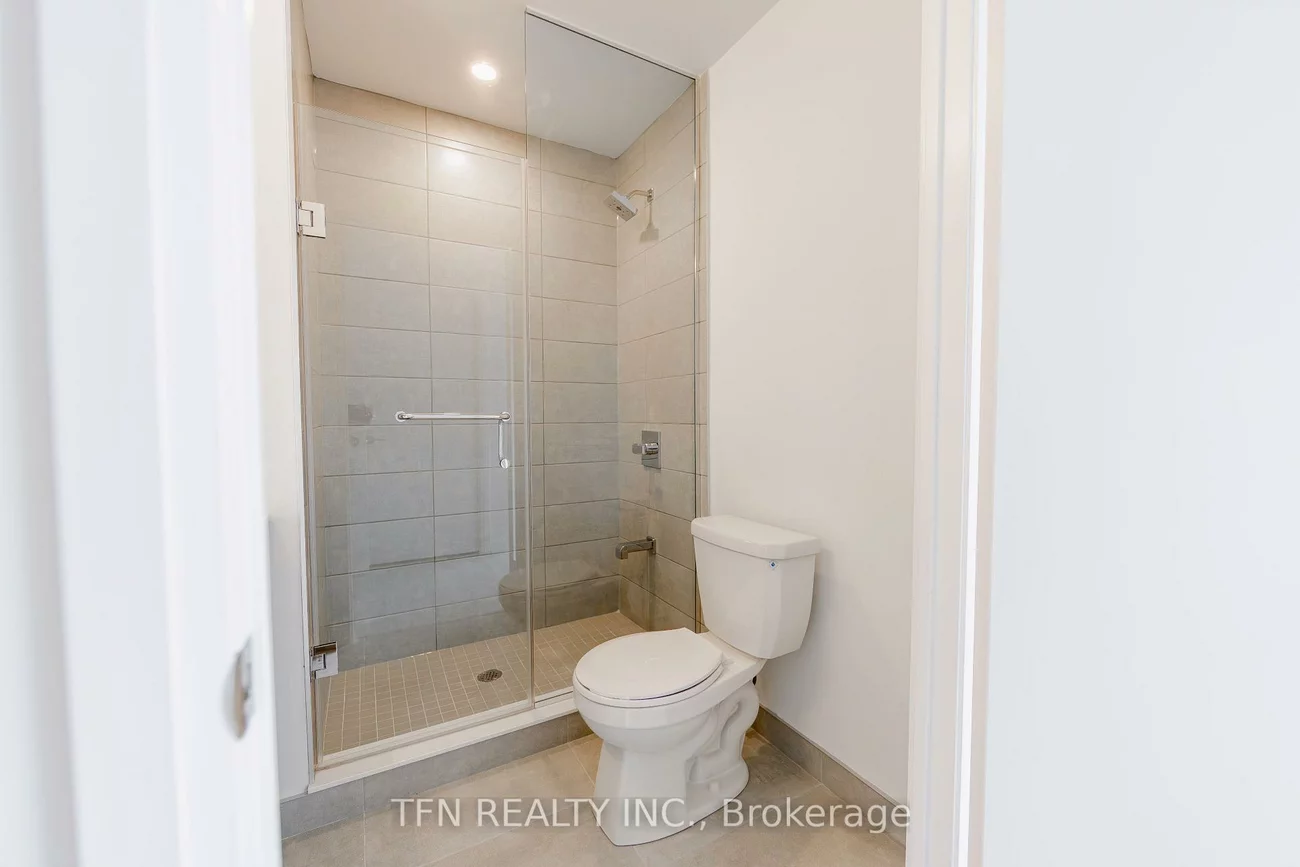 15, Richardson, Waterfront Communities C8, Toronto
