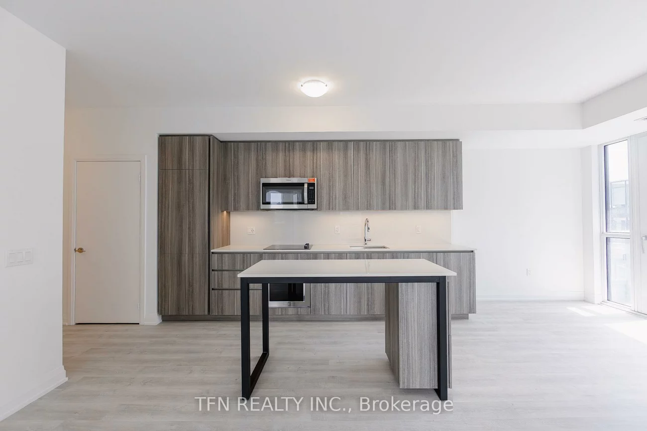 15, Richardson, Waterfront Communities C8, Toronto