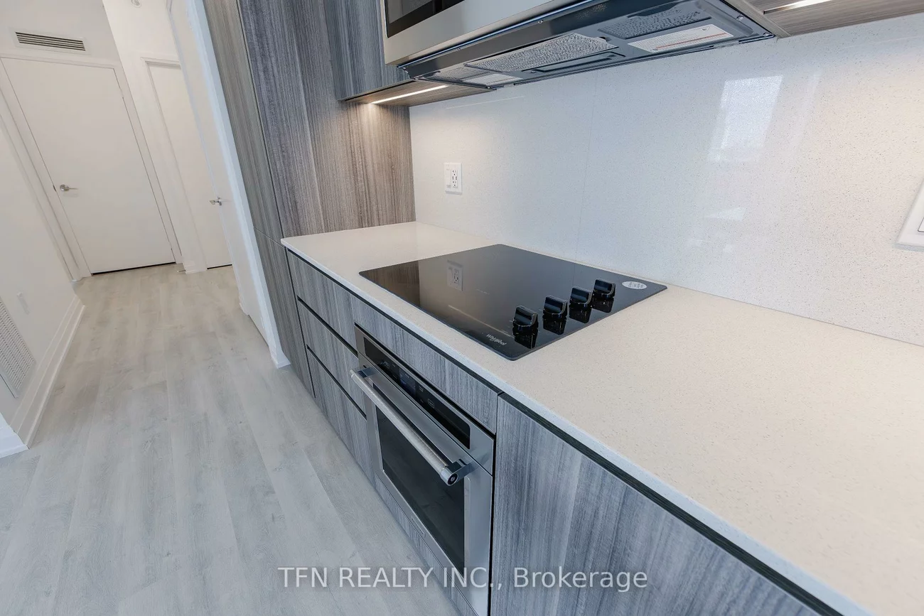15, Richardson, Waterfront Communities C8, Toronto