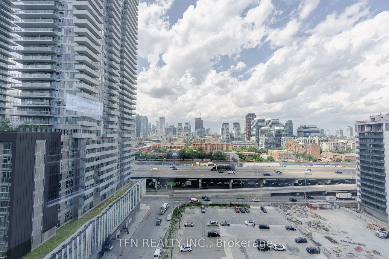 15, Richardson, Waterfront Communities C8, Toronto