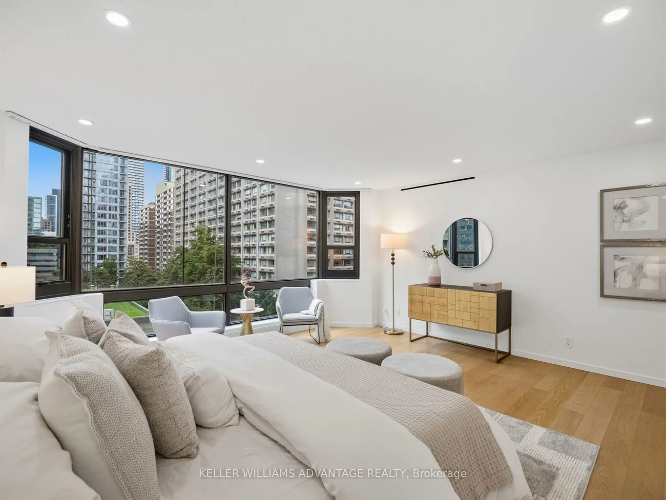 1166, Bay, Bay Street Corridor, Toronto