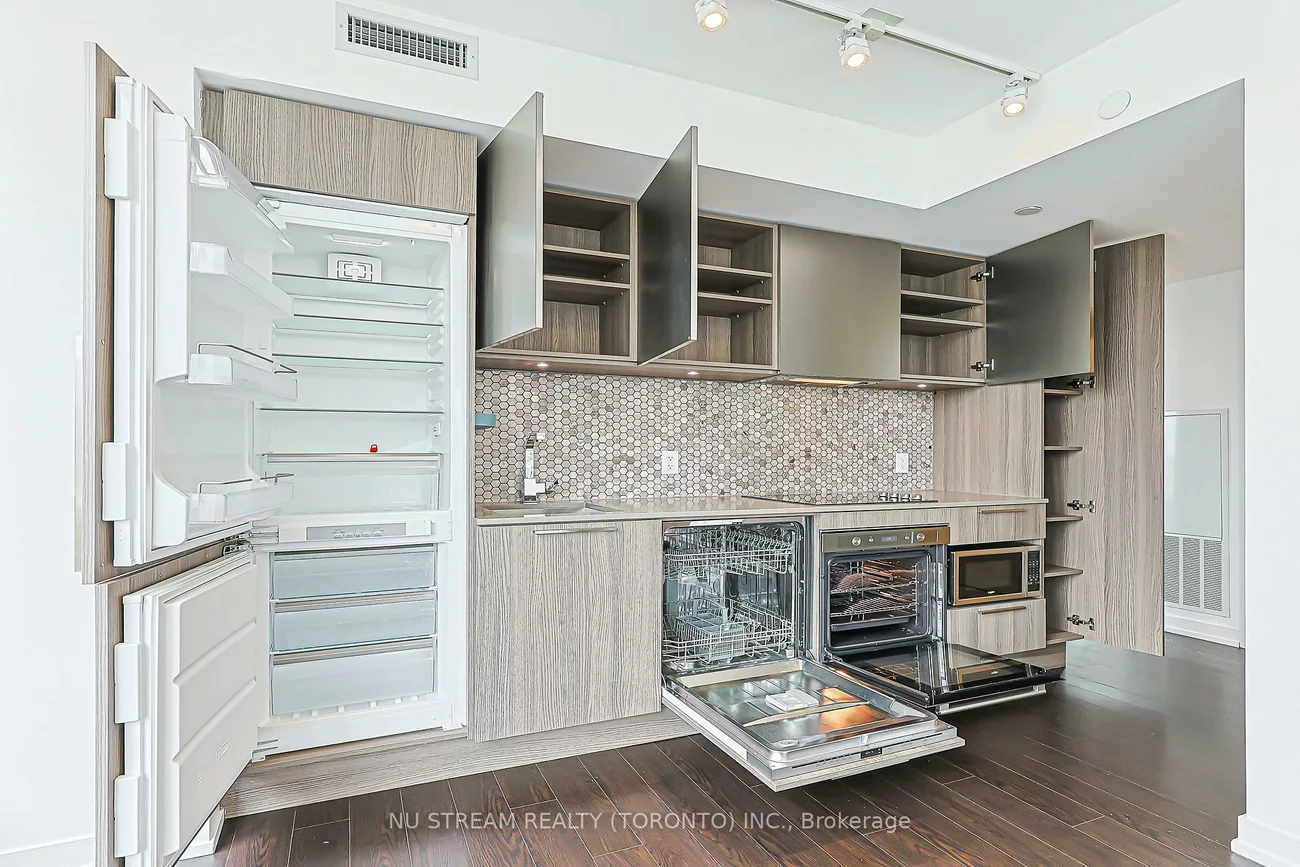 85, Wood, Church-Yonge Corridor, Toronto