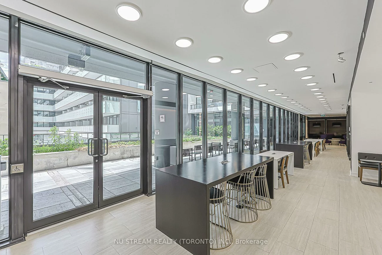 85, Wood, Church-Yonge Corridor, Toronto