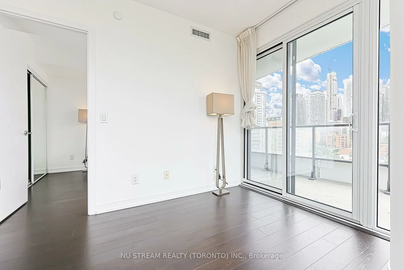 85, Wood, Church-Yonge Corridor, Toronto