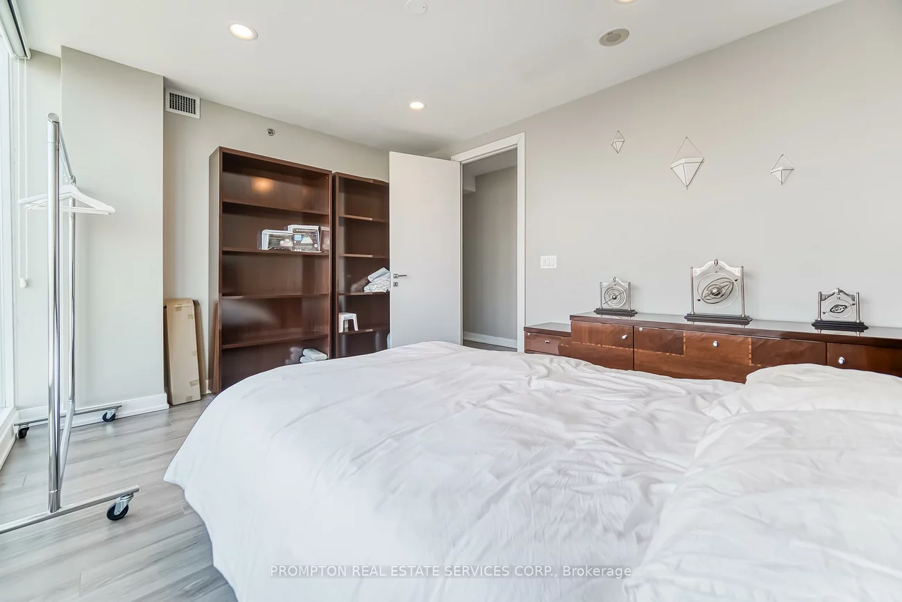 220, George, Moss Park, Toronto