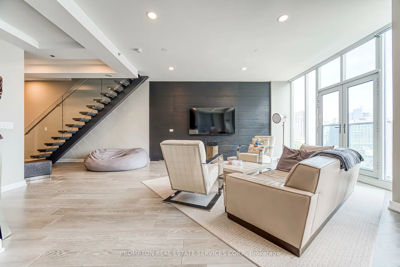 220, George, Moss Park, Toronto