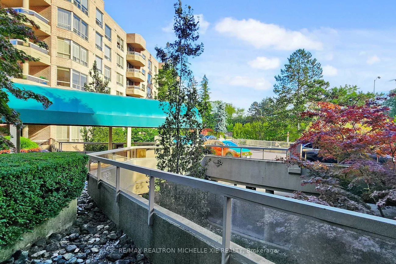 1200, Don Mills, Banbury-Don Mills, Toronto