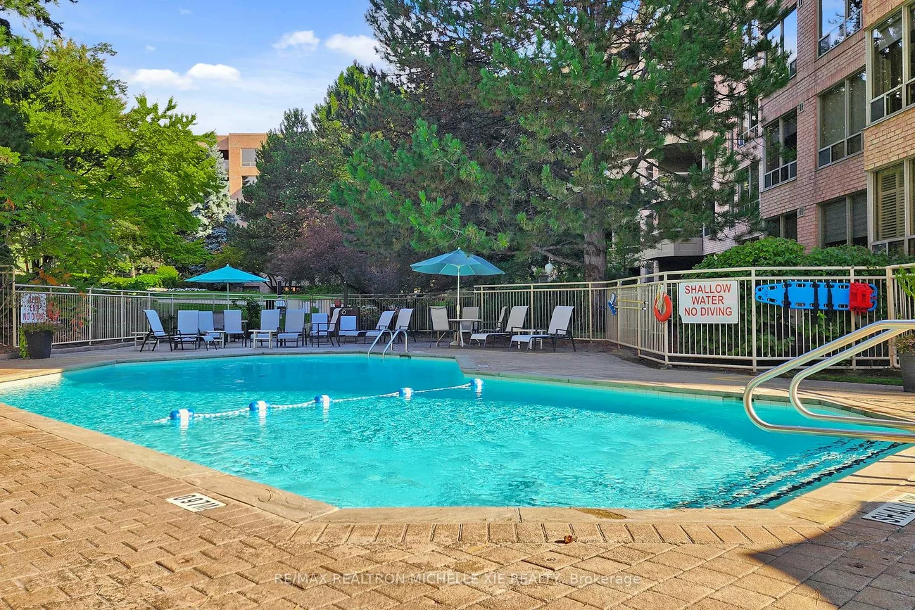 1200, Don Mills, Banbury-Don Mills, Toronto