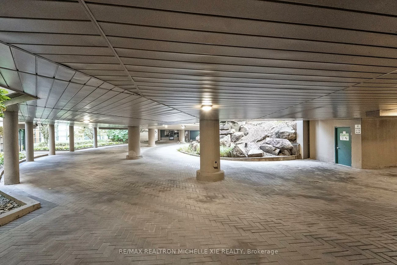 1200, Don Mills, Banbury-Don Mills, Toronto