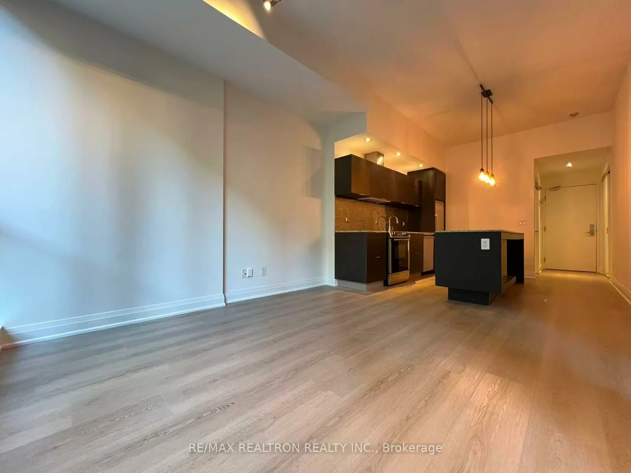 8, Charlotte, Waterfront Communities C1, Toronto