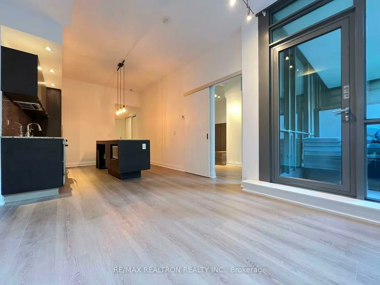 8, Charlotte, Waterfront Communities C1, Toronto