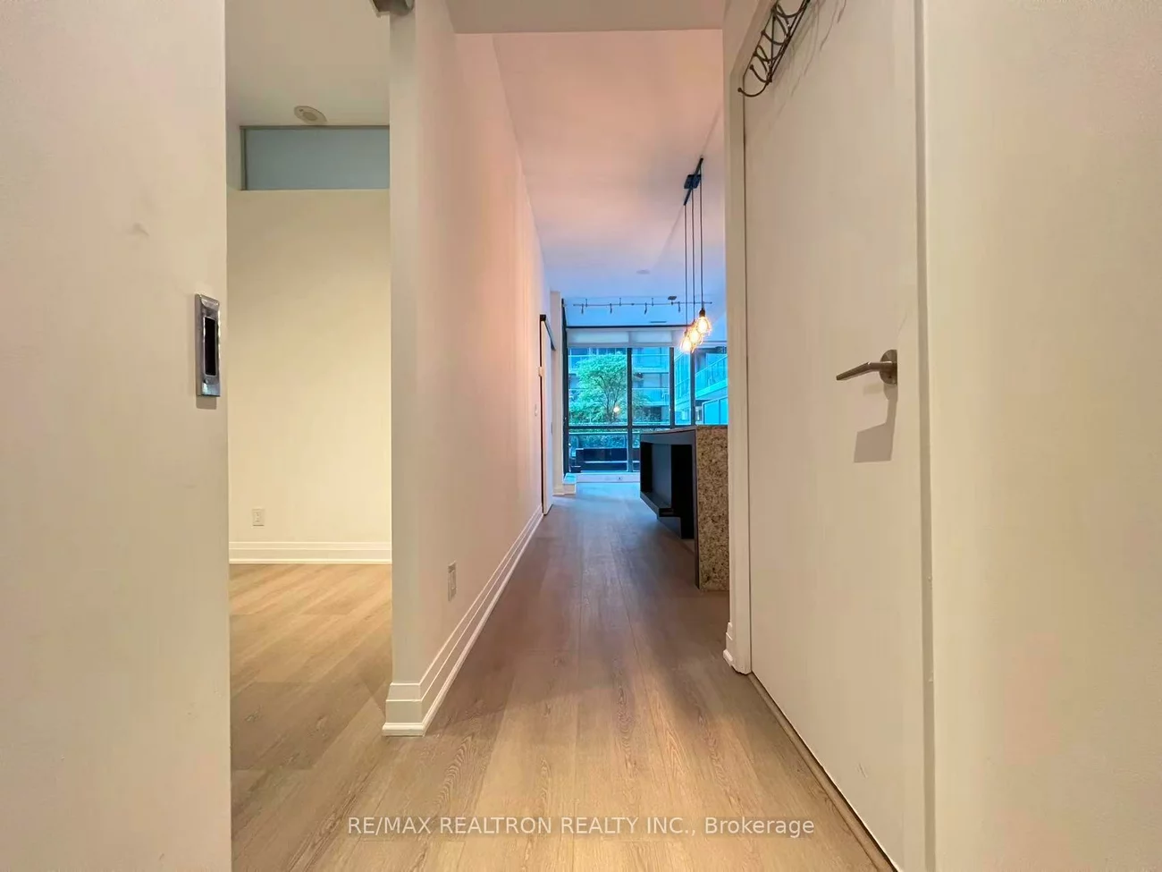 8, Charlotte, Waterfront Communities C1, Toronto