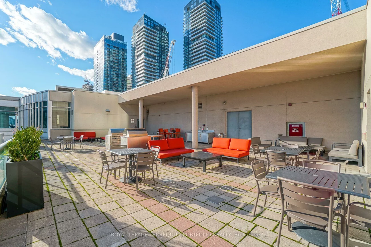 250, Wellington, Waterfront Communities C1, Toronto