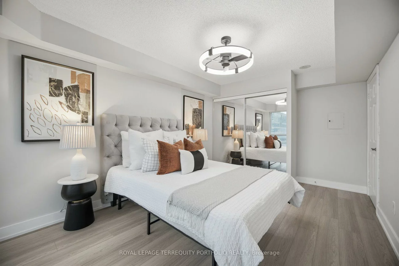 250, Wellington, Waterfront Communities C1, Toronto
