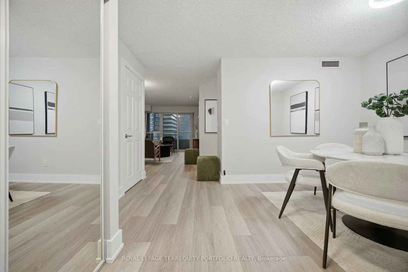 250, Wellington, Waterfront Communities C1, Toronto