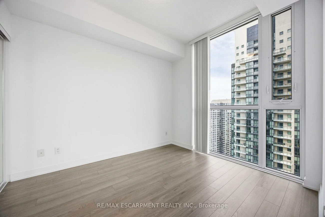 5180, Yonge, Willowdale West, Toronto