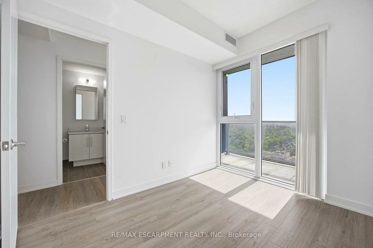 5180, Yonge, Willowdale West, Toronto