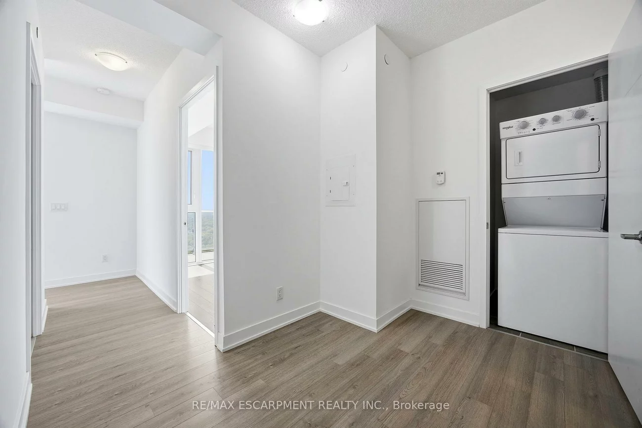 5180, Yonge, Willowdale West, Toronto