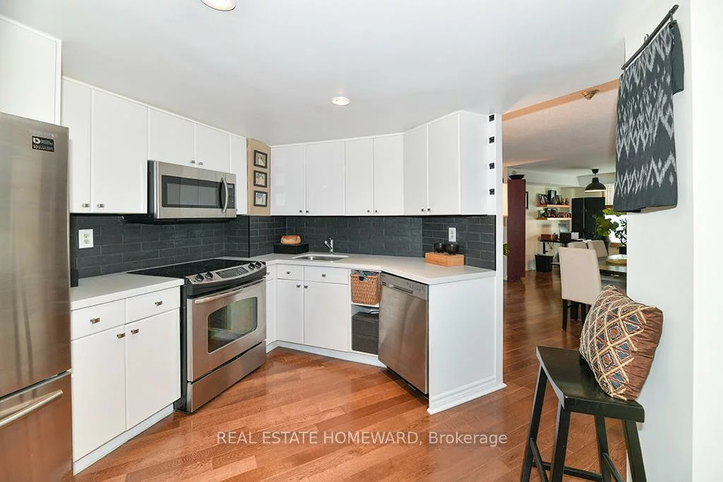 77, Maitland, Cabbagetown-South St. James Town, Toronto