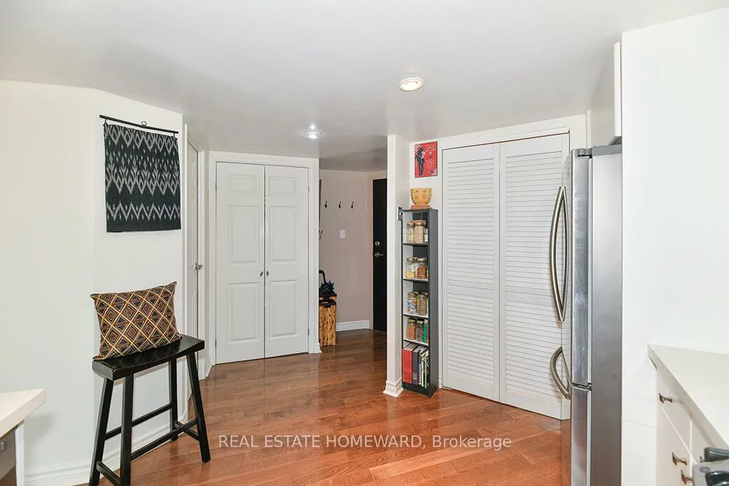 77, Maitland, Cabbagetown-South St. James Town, Toronto