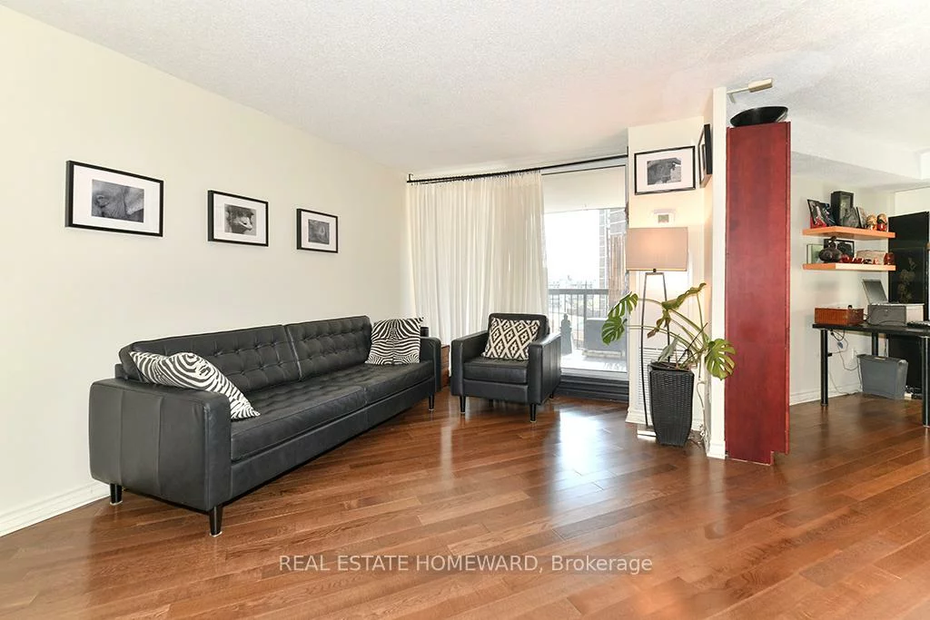 77, Maitland, Cabbagetown-South St. James Town, Toronto