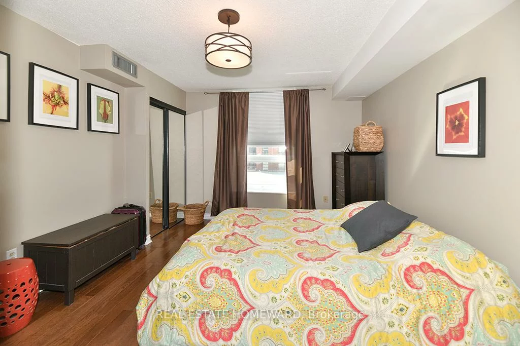 77, Maitland, Cabbagetown-South St. James Town, Toronto